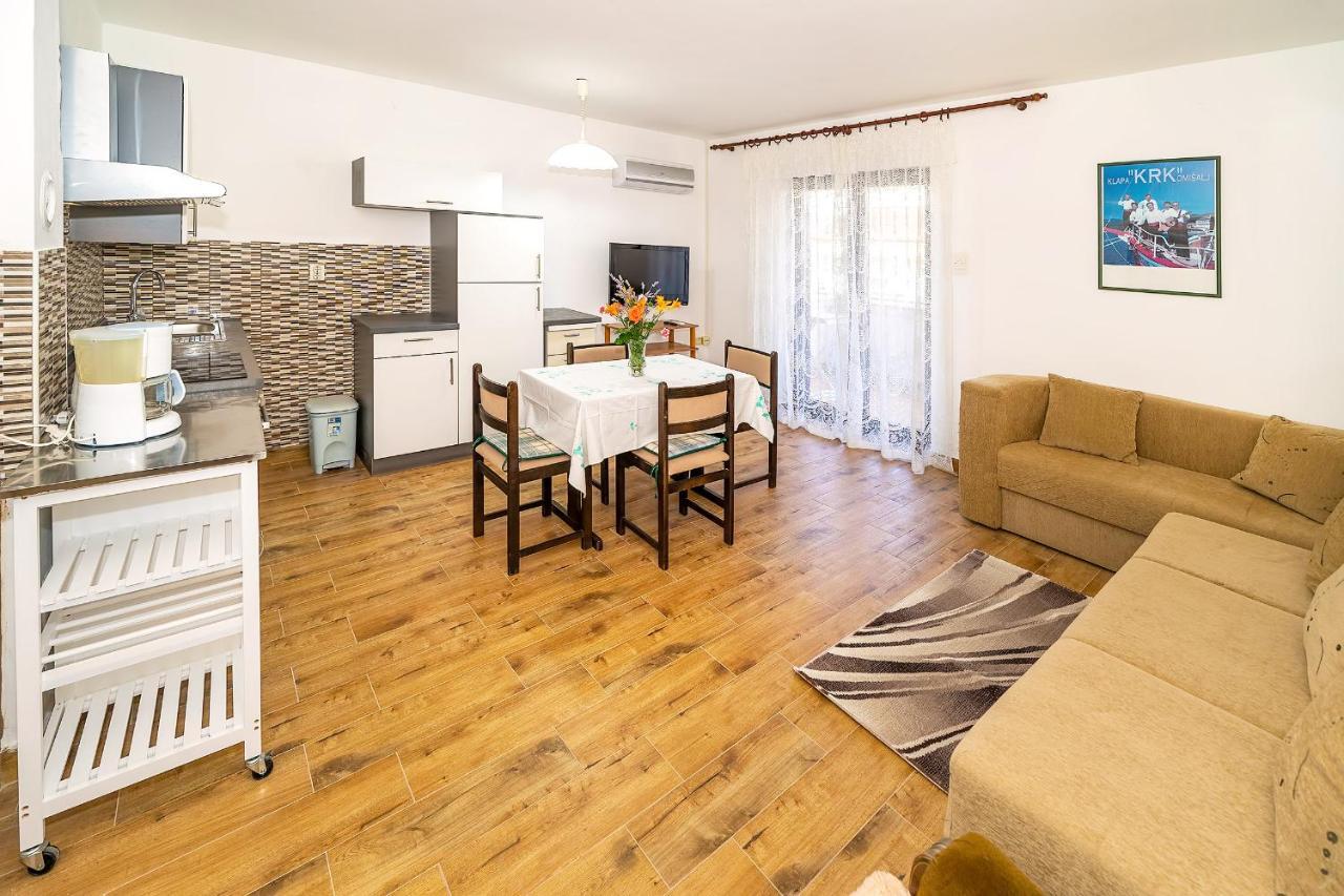 קרק Apartments Jurina מראה חיצוני תמונה